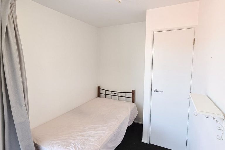 Photo of property in Palm Grove Apartments, 10/13d Palm Grove, Berhampore, Wellington, 6023