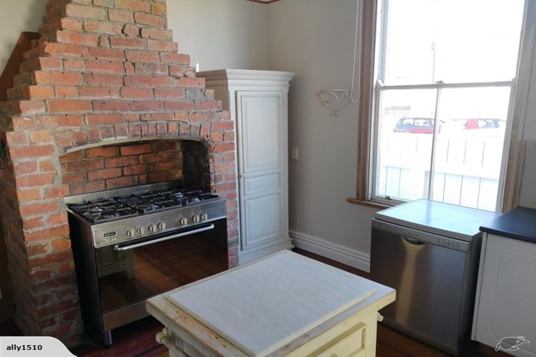 Photo of property in 24 Elizabeth Street, Petone, Lower Hutt, 5012