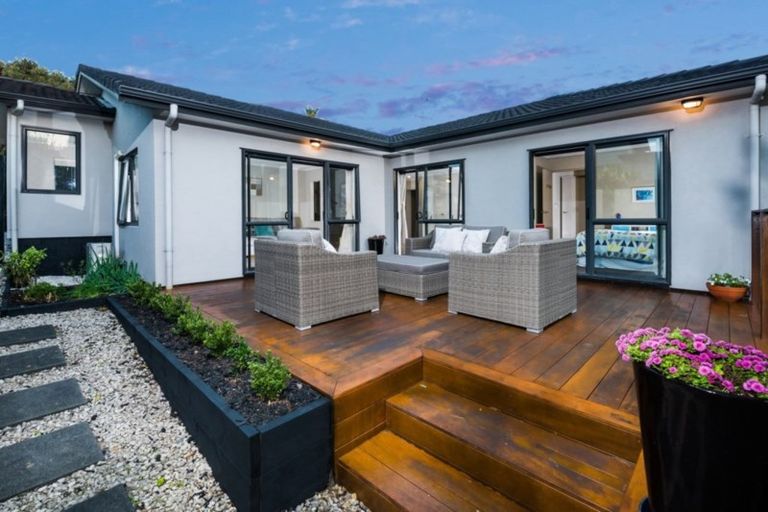 Photo of property in 30 Admirals Court Drive, Greenhithe, Auckland, 0632