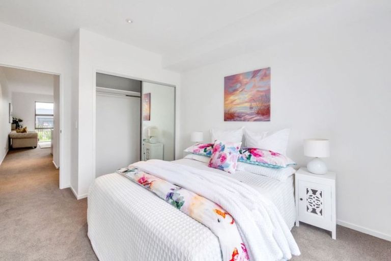 Photo of property in 3/27 Dida Park Drive, Kumeu, 0810