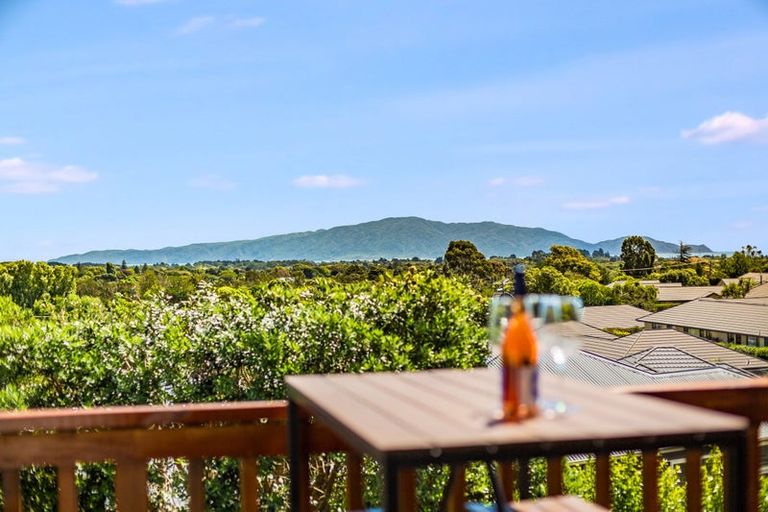 Photo of property in 56 Kakariki Grove, Waikanae, 5036