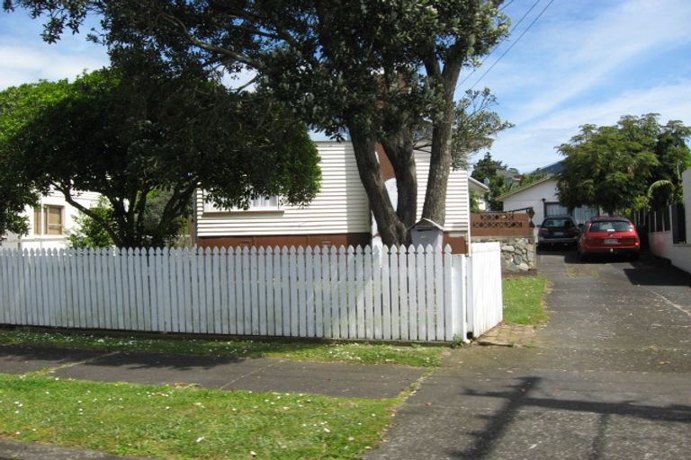 Photo of property in 10 Koru Street, Mangere Bridge, Auckland, 2022
