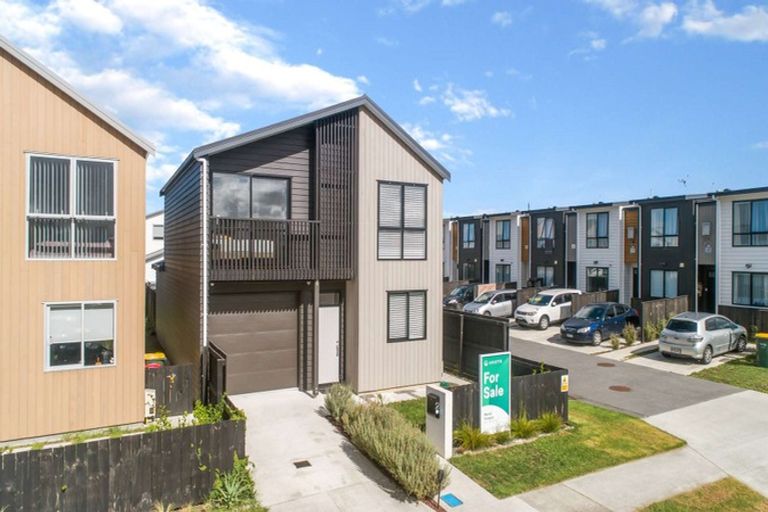 Photo of property in 2 Courage Road, Papakura, 2110