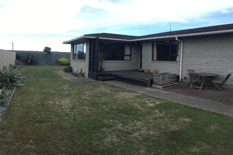 Photo of property in 71 Saint Heliers Crescent, Aranui, Christchurch, 8061