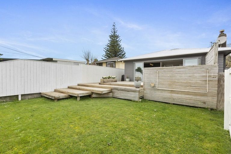 Photo of property in 77 Pohutukawa Place, Bell Block, New Plymouth, 4312