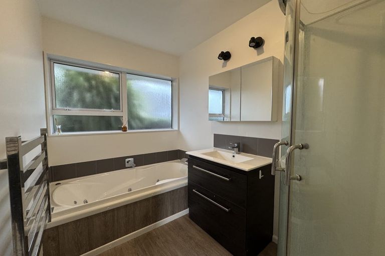 Photo of property in 11 Whelan Place, Hei Hei, Christchurch, 8042