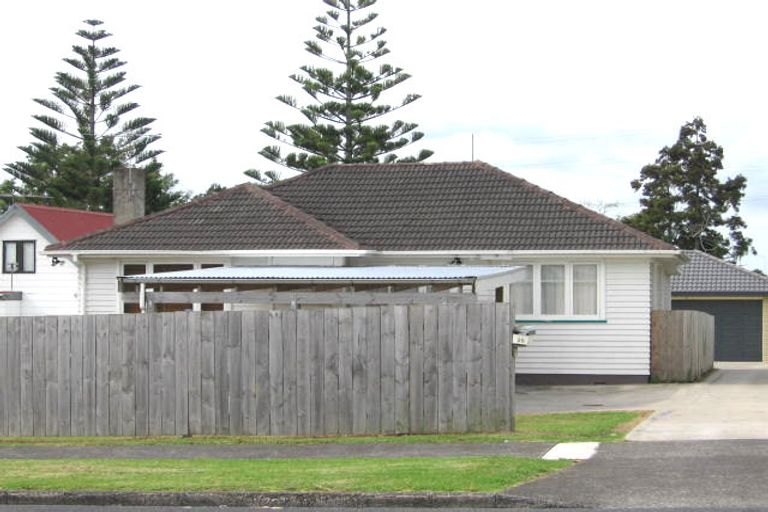 Photo of property in 25a Flanshaw Road, Te Atatu South, Auckland, 0610