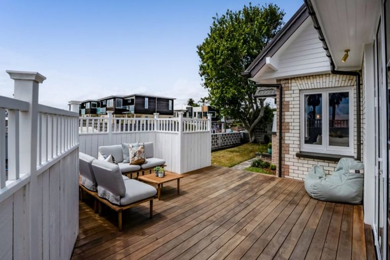 Photo of property in 19 Baring Terrace, Strandon, New Plymouth, 4312