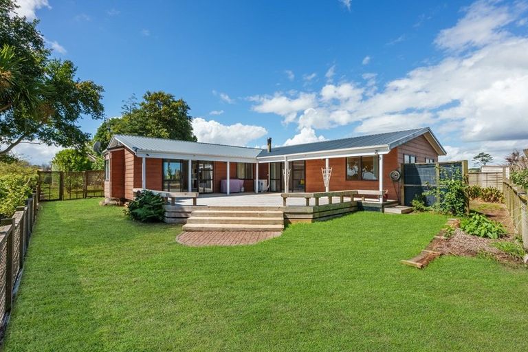 Photo of property in 7 Hyland Place, Waiuku, 2681