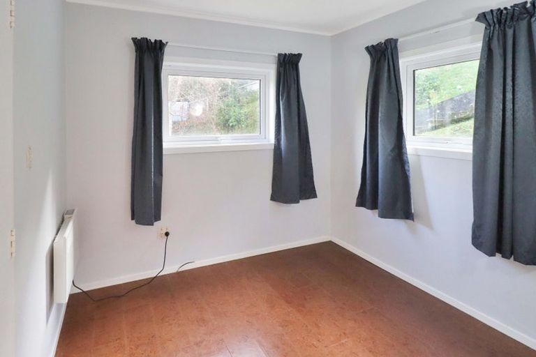 Photo of property in 2/72 Homebush Road, Khandallah, Wellington, 6035