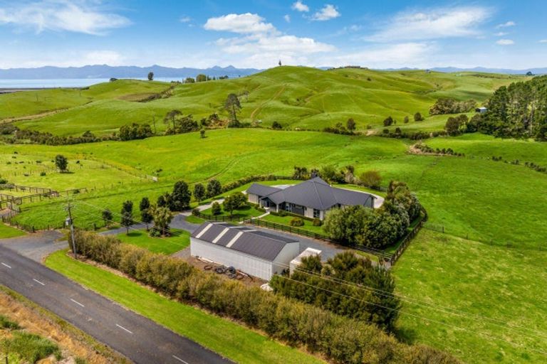 Photo of property in 890 Findlay Road, Pukorokoro / Miranda, Miranda, 2473