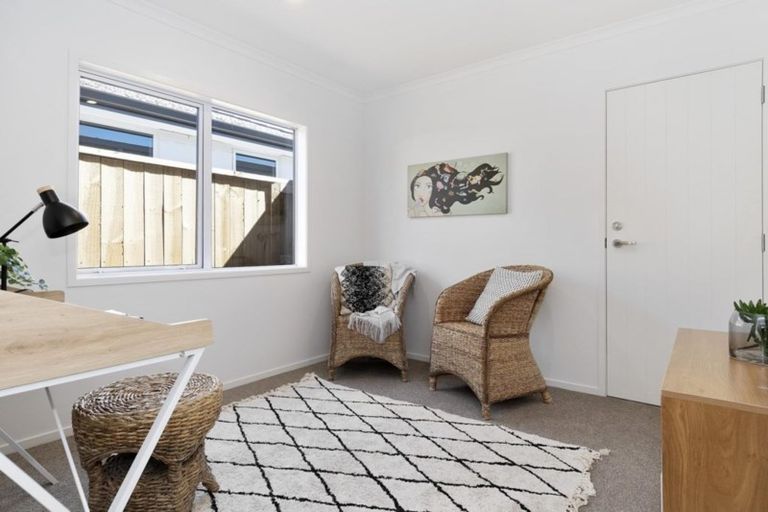 Photo of property in 37 Awatira Drive, Papamoa Beach, Papamoa, 3118