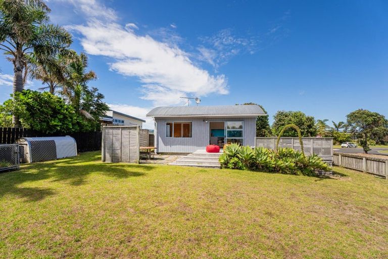 Photo of property in 100 Ocean Close, Matarangi, Whitianga, 3592