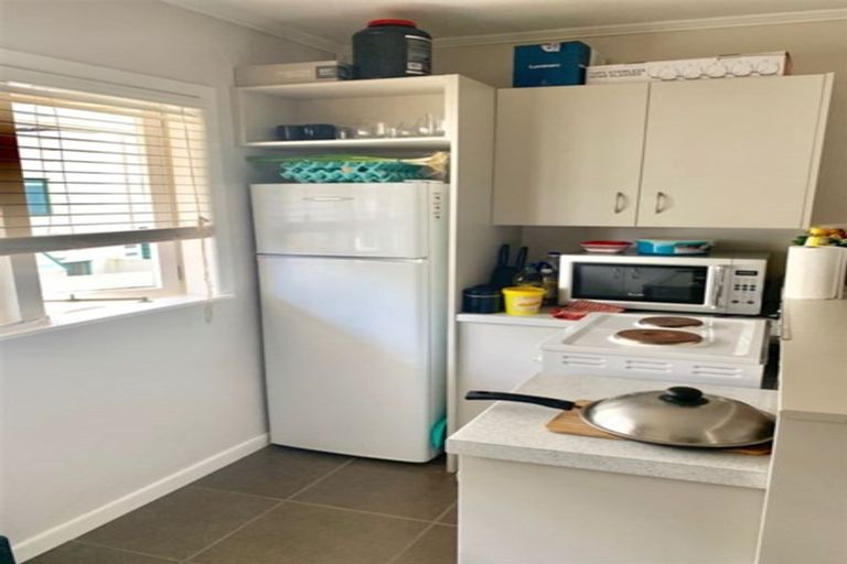 Photo of property in 4/2 Outhwaite Lane, Grafton, Auckland, 1023