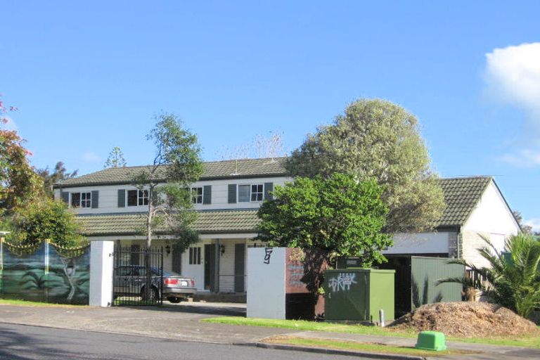 Photo of property in 2 Diorella Drive, Clover Park, Auckland, 2019