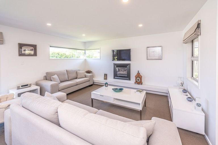 Photo of property in 16 Egmont Street, Patea, 4520