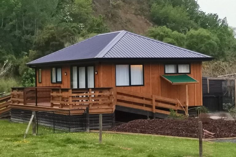 Photo of property in 102 Pigeon Valley Road, Wakefield, 7025