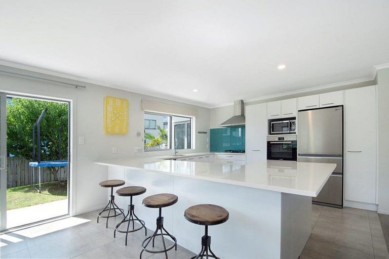 Photo of property in 91b Wharf Road, Te Atatu Peninsula, Auckland, 0610