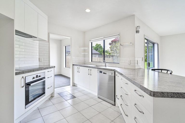 Photo of property in 22 Woodlands Drive, Havelock North, 4130