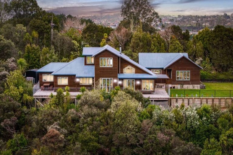 Photo of property in 40 Lonely Track Road, Redvale, Auckland, 0632