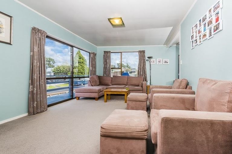 Photo of property in 62 West Harbour Drive, West Harbour, Auckland, 0618