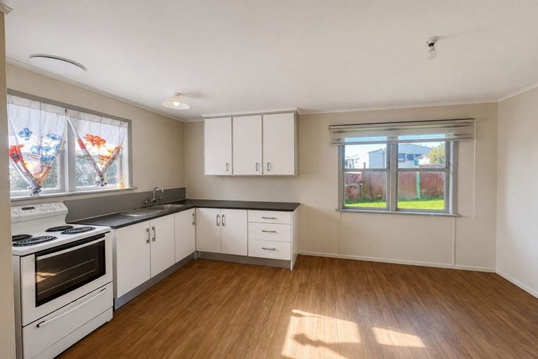 Photo of property in 613 Massey Road, Mangere, Auckland, 2022