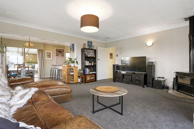 Photo of property in 25 Cyclarama Crescent, Massey, Auckland, 0614