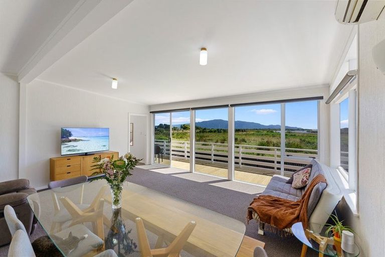 Photo of property in 11 Makora Road, Otaihanga, Paraparaumu, 5036