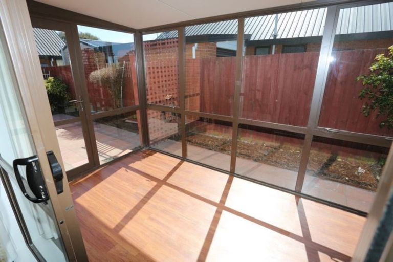 Photo of property in 8 Farm Lane, Parklands, Christchurch, 8083