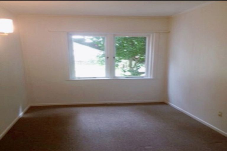 Photo of property in 3 Trinidad Road, Sunnynook, Auckland, 0620