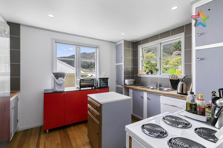 Photo of property in 4 Frethey Grove, Naenae, Lower Hutt, 5011