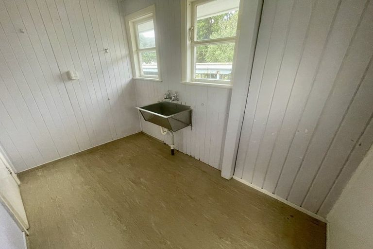 Photo of property in 21 Hunter Street, Taita, Lower Hutt, 5011