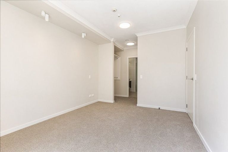 Photo of property in 16 Rewa Rewa Lane, Orewa, 0931