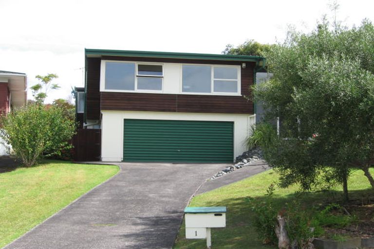 Photo of property in 1 Cloverly Crescent, Campbells Bay, Auckland, 0630