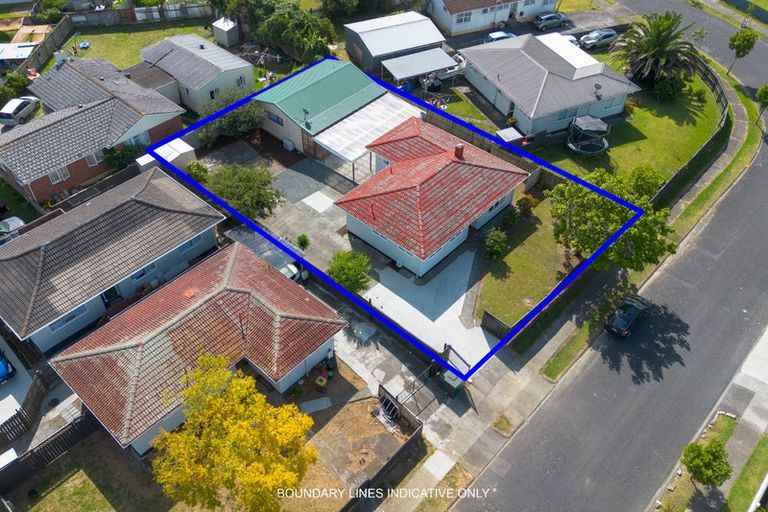 Photo of property in 33 Convair Crescent, Mangere, Auckland, 2022