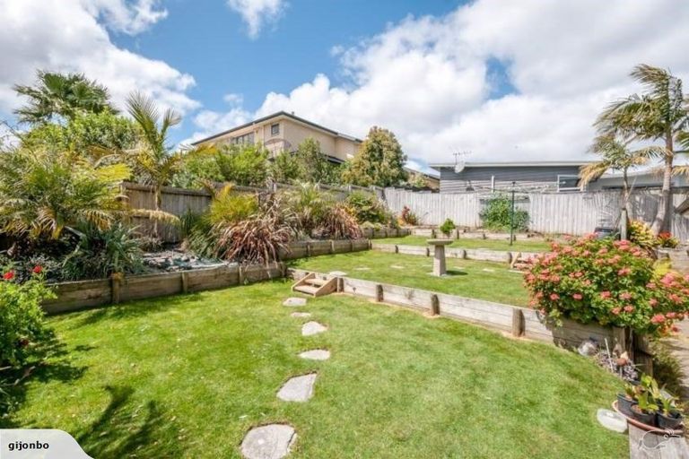 Photo of property in 57 Kittiwake Drive, Schnapper Rock, Auckland, 0632