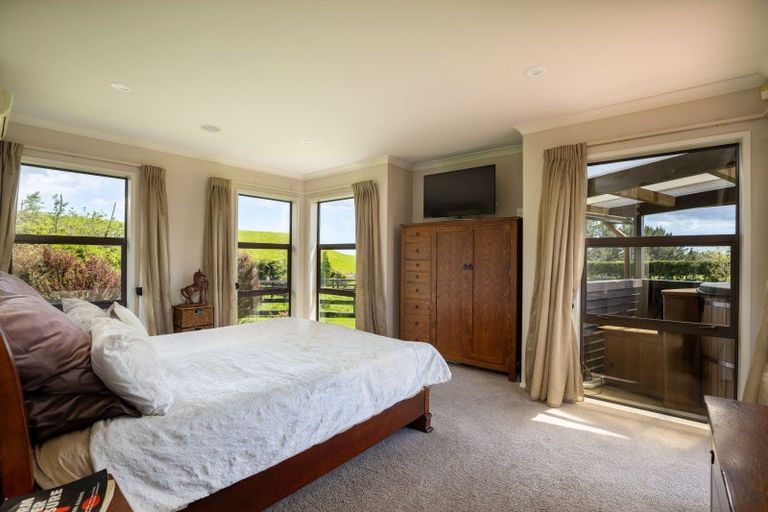 Photo of property in 1058 Mangorei Road, Mangorei, New Plymouth, 4371