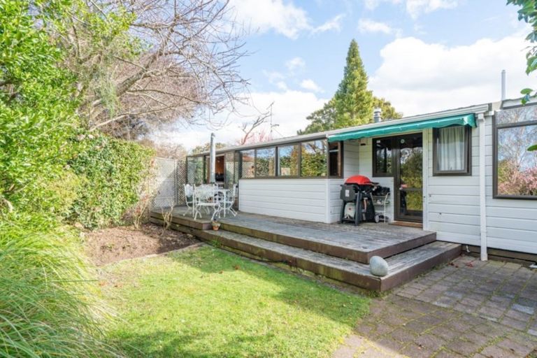Photo of property in 4 Kathleen Place, Rainbow Point, Taupo, 3330