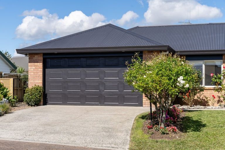 Photo of property in 35 Northmeadow Drive, Rototuna, Hamilton, 3210