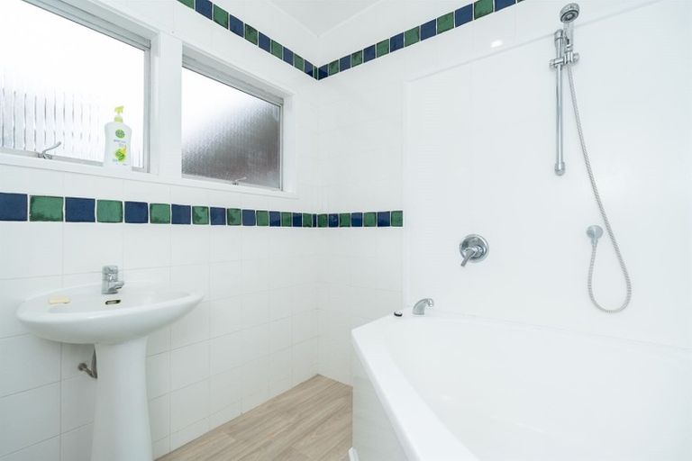 Photo of property in 5 Mccracken Avenue, Hillcrest, Hamilton, 3216