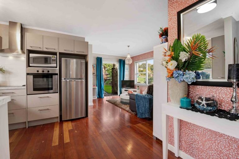 Photo of property in 27a Makiri Street, Helensville, 0800