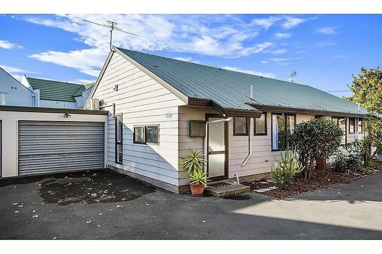 Photo of property in 2/23 Geraldine Street, Edgeware, Christchurch, 8013