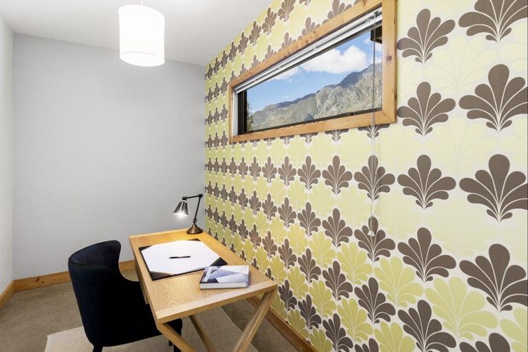 Photo of property in 16 Mckellar Drive, Jacks Point, Queenstown, 9371