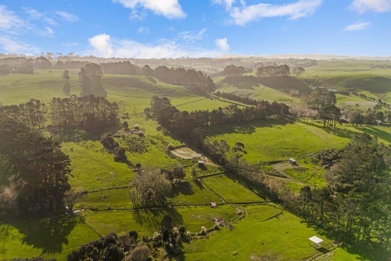 Photo of property in 276 Taiapa Road, Muriwai, 0881