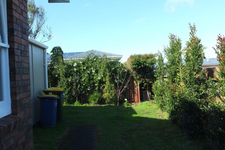 Photo of property in 1/49 Stanley Avenue, Milford, Auckland, 0620