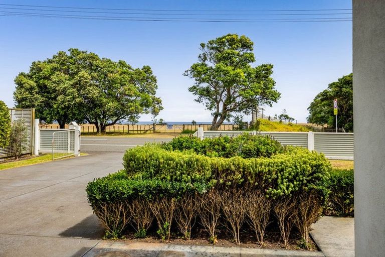Photo of property in 16 Egmont Street, Patea, 4520