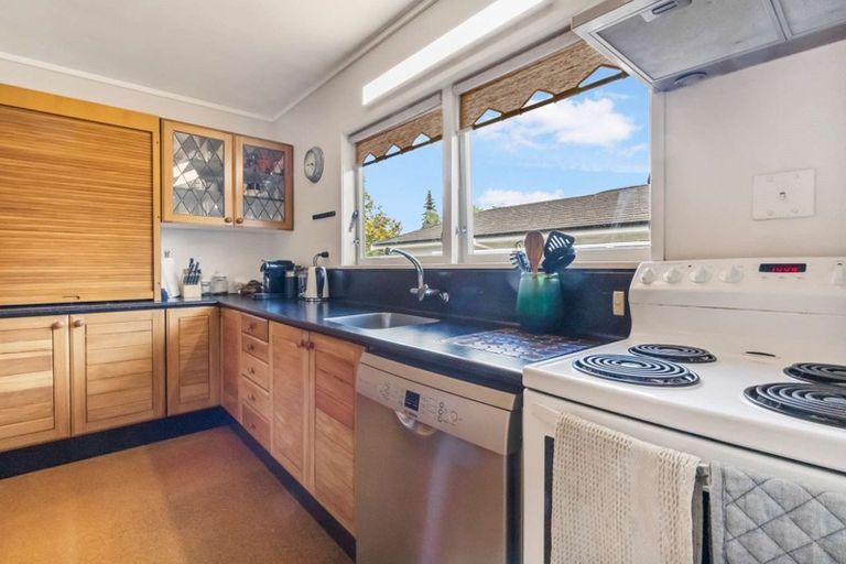 Photo of property in 8 Beverley Crescent, Hillcrest, Hamilton, 3216