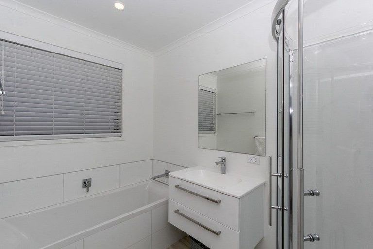 Photo of property in 180 Tukapa Street, Westown, New Plymouth, 4310