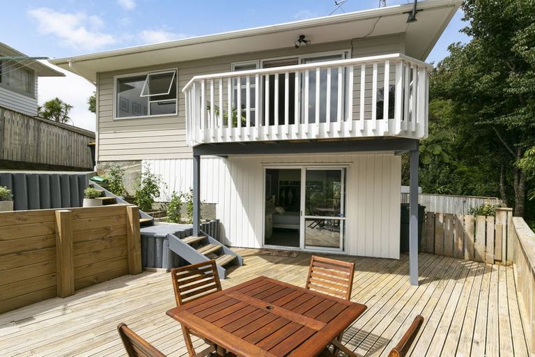 Photo of property in 30 Lupin Terrace, Tawa, Wellington, 5028