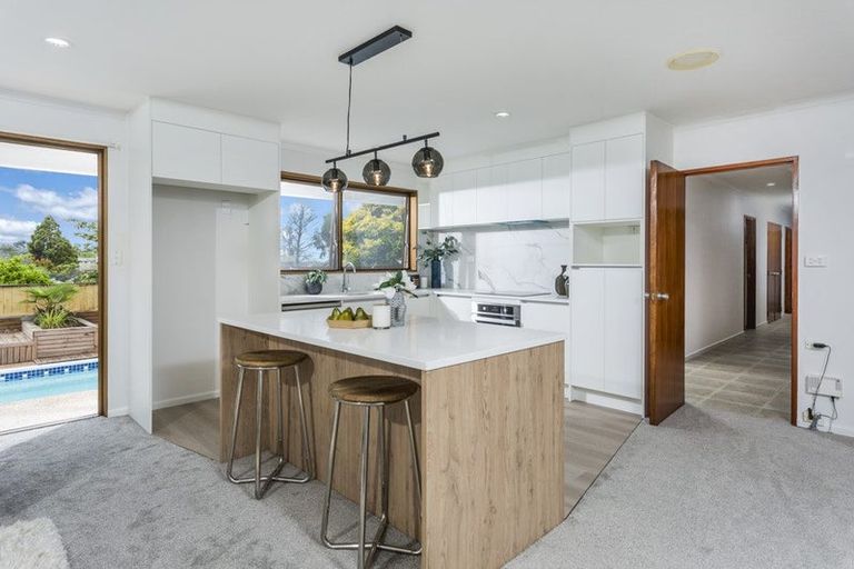 Photo of property in 58 Ravenwood Drive, Forrest Hill, Auckland, 0620